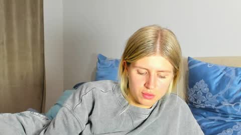 Kira online show from June 3, 9:20 pm