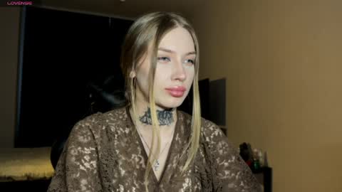 Snapshot of kisa_mua chatting on March 29, 2:28 pm Streis online show from March 29, 2:28 pm