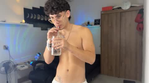 Snapshot of kisan_smith chatting on February 19, 3:24 am Kisan online show from February 19, 3:24 am