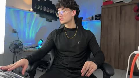 Snapshot of kisan_smith chatting on March 4, 1:33 am Kisan online show from March 4, 1:33 am