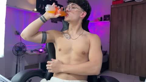 Snapshot of kisan_smith chatting on March 6, 2:41 am Kisan online show from March 6, 2:41 am