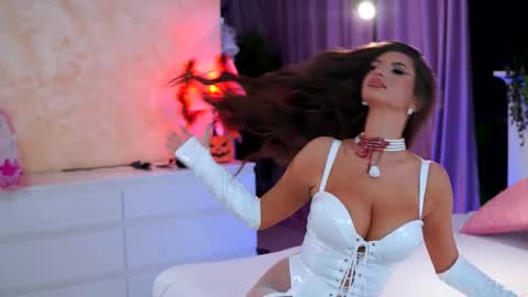 Snapshot of kiss_jess chatting on October 31, 8:10 pm Kiss Jess online show from October 31, 8:10 pm