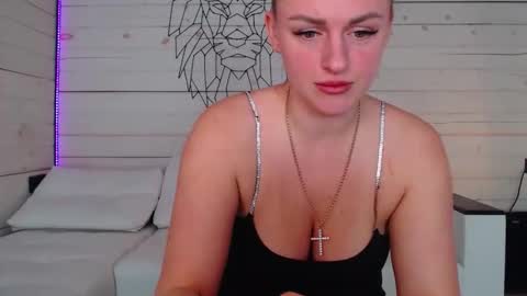 Snapshot of kiss_ksu chatting on March 16, 4:18 am Kiss Ksu online show from March 16, 4:18 am