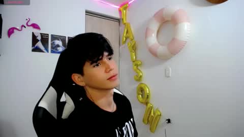 kiss_whitee online show from September 12, 12:33 am