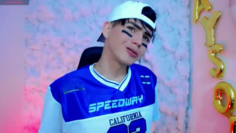 kiss_whitee online show from October 16, 9:27 pm