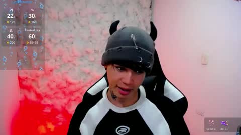 kiss_whitee online show from October 25, 2:41 am