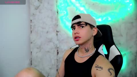 kiss_whitee online show from November 30, 10:58 pm