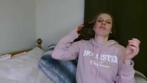 Allie online show from December 11, 6:04 am
