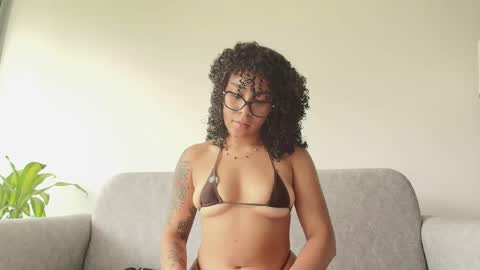 Snapshot of kisscocoaxo chatting on April 17, 6:11 pm cocoa online show from April 17, 6:11 pm