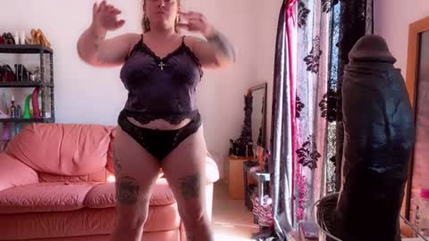 kissica online show from October 4, 8:34 am