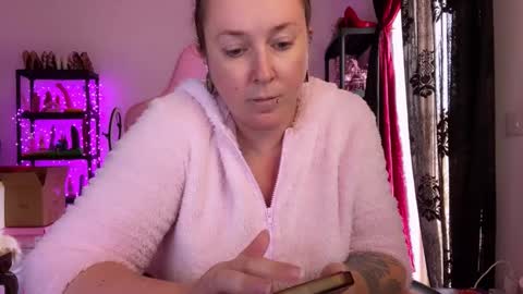 kissica online show from November 17, 1:39 pm