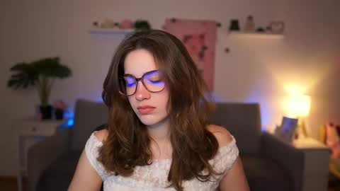 Snapshot of kissiecat chatting on February 24, 2:15 pm Sisi online show from February 24, 2:15 pm