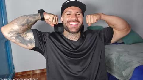 Snapshot of kite__ chatting on December 31, 12:43 am kite__ online show from December 31, 12:43 am