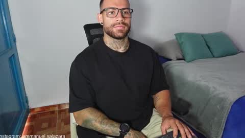 Snapshot of kite__ chatting on January 4, 2:35 pm kite__ online show from January 4, 2:35 pm