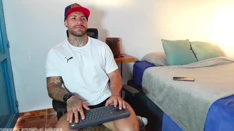 Snapshot of kite__ chatting on January 20, 10:48 pm kite__ online show from January 20, 10:48 pm