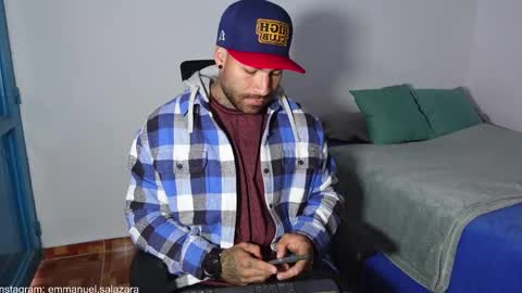 Snapshot of kite__ chatting on January 23, 11:37 am kite__ online show from January 23, 11:37 am