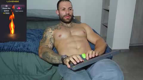 Snapshot of kite__ chatting on October 2, 5:53 pm kite__ online show from October 2, 5:53 pm