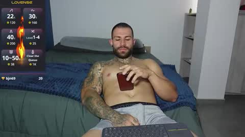 Snapshot of kite__ chatting on October 21, 8:42 pm kite__ online show from October 21, 8:42 pm