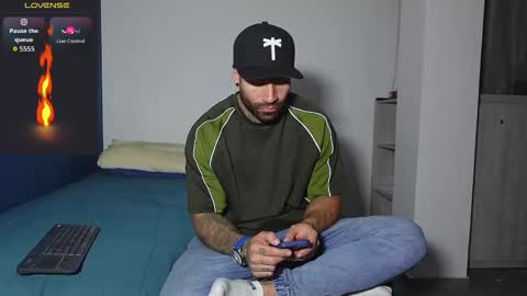 Snapshot of kite__ chatting on November 18, 3:34 am kite__ online show from November 18, 3:34 am