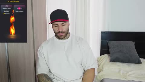 Snapshot of kite__ chatting on January 16, 11:09 pm kite__ online show from January 16, 11:09 pm