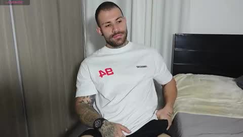 Snapshot of kite__ chatting on January 17, 11:52 pm kite__ online show from January 17, 11:52 pm