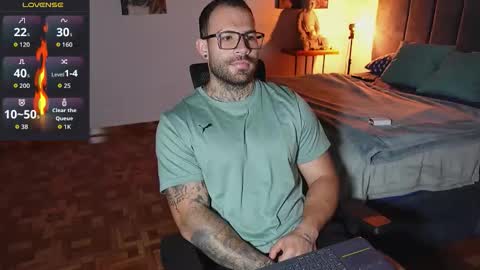 Snapshot of kite__ chatting on February 16, 2:35 pm kite__ online show from February 16, 2:35 pm