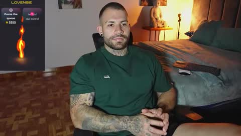 Snapshot of kite__ chatting on February 18, 11:55 pm kite__ online show from February 18, 11:55 pm