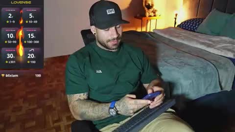 Snapshot of kite__ chatting on March 8, 2:04 am kite__ online show from March 8, 2:04 am