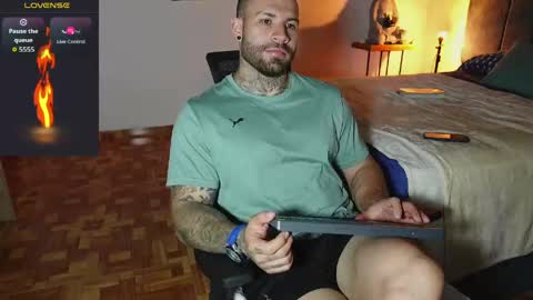 Snapshot of kite__ chatting on March 17, 12:15 am kite__ online show from March 17, 12:15 am