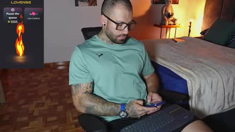 Snapshot of kite__ chatting on March 17, 12:41 pm kite__ online show from March 17, 12:41 pm