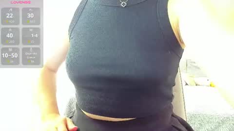 Snapshot of kitkatvel chatting on June 13, 5:49 am kitkatvel online show from June 13, 5:49 am