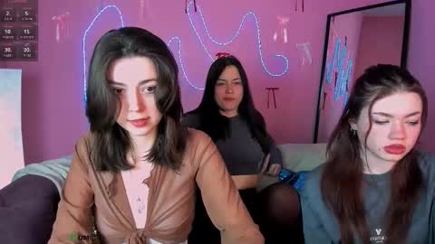 kitniss online show from March 14, 8:14 pm