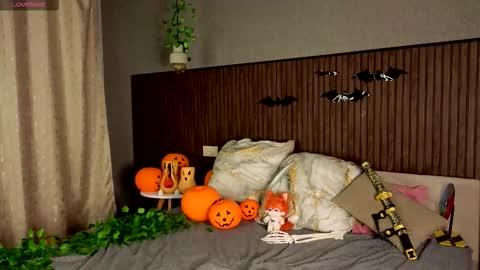 Snapshot of kitsun_ne chatting on November 2, 8:00 pm The sexy fox Kitsune online show from November 2, 8:00 pm