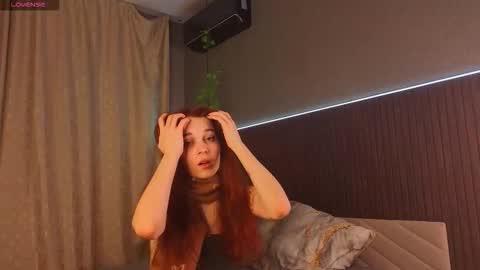 Snapshot of kitsun_ne chatting on November 17, 8:25 pm The sexy fox Kitsune online show from November 17, 8:25 pm