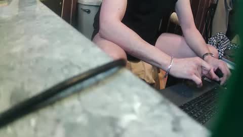 Snapshot of kitt123123 chatting on March 19, 6:34 pm kitt online show from March 19, 6:34 pm