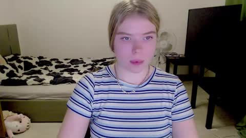 Jennyblonde and Emmabrunette online show from December 5, 8:22 pm