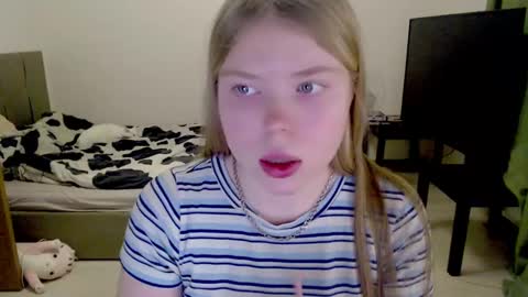 Jennyblonde and Emmabrunette online show from February 22, 1:00 am