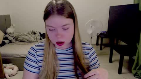 Jennyblonde and Emmabrunette online show from December 21, 2:35 pm