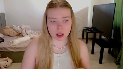 Jennyblonde and Emmabrunette online show from June 6, 3:17 pm