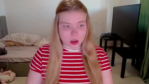 Jennyblonde and Emmabrunette online show from June 7, 5:16 pm