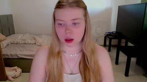 Jennyblonde and Emmabrunette online show from June 10, 3:55 pm