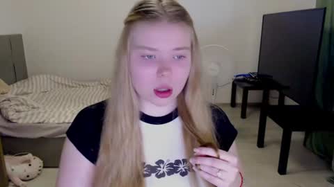 Jennyblonde and Emmabrunette online show from June 13, 4:05 pm