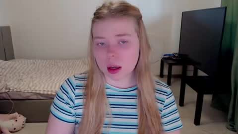 Jennyblonde and Emmabrunette online show from June 16, 4:09 pm