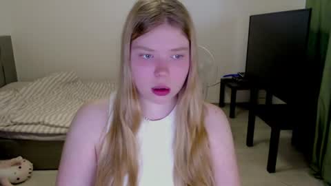 Jennyblonde and Emmabrunette online show from July 6, 3:03 pm