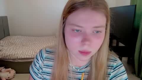 Jennyblonde and Emmabrunette online show from July 18, 5:17 pm
