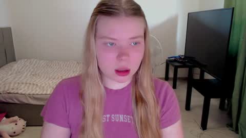 Jennyblonde and Emmabrunette online show from July 22, 3:59 pm