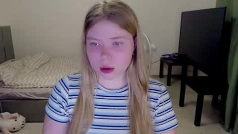 Jennyblonde and Emmabrunette online show from August 4, 7:05 pm