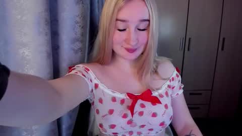 kitten_sun online show from October 29, 2:14 am