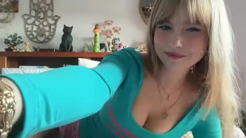 Snapshot of kittengirlxo chatting on July 31, 4:56 am kittengirlxo online show from July 31, 4:56 am