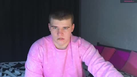 Snapshot of kittenmur chatting on March 1, 1:18 pm Vlad online show from March 1, 1:18 pm